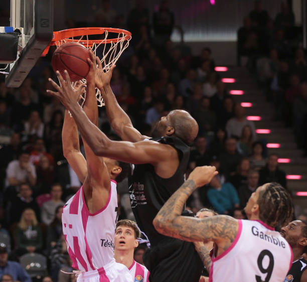 雷霆完成惊 雷霆完成惊