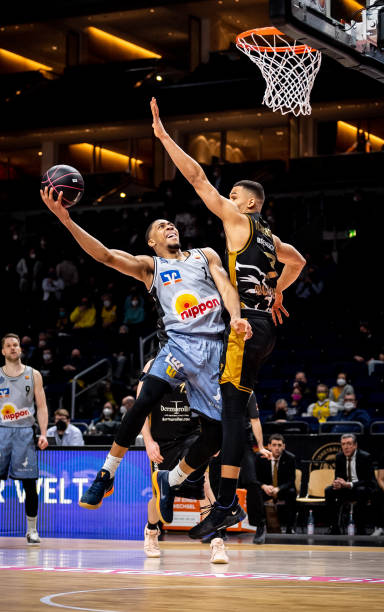 整体表现更 整体表现更